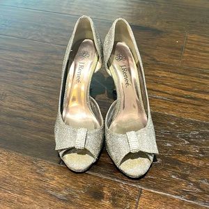 Comfortable Sequined pumps perfect for weddings and parties